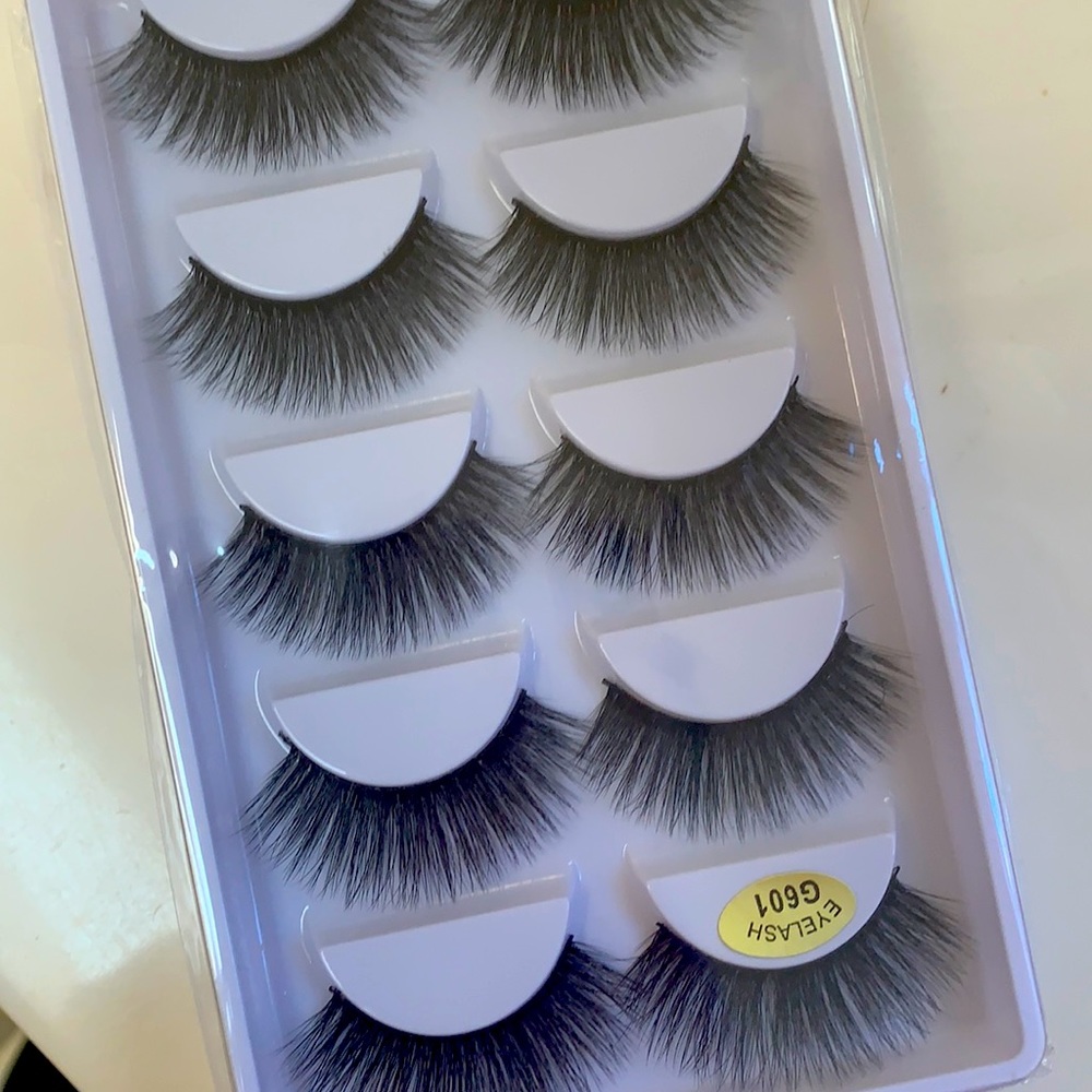 False eyelashes